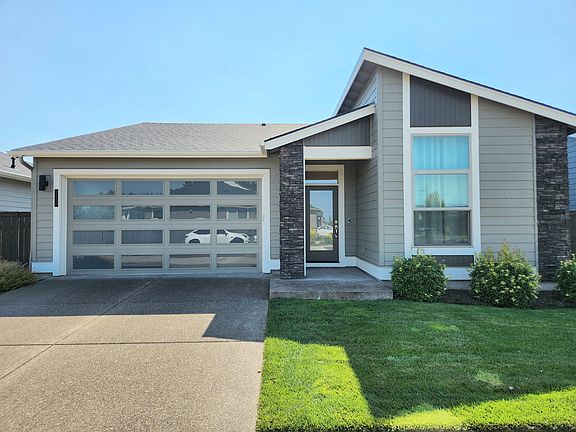 3rd image of 8126 SE Atlas St