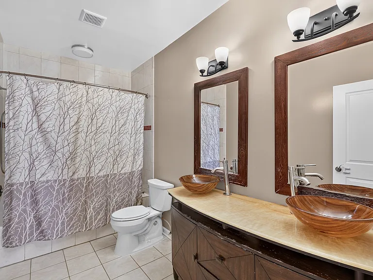 1917 2nd St NE #201 — Photo 8