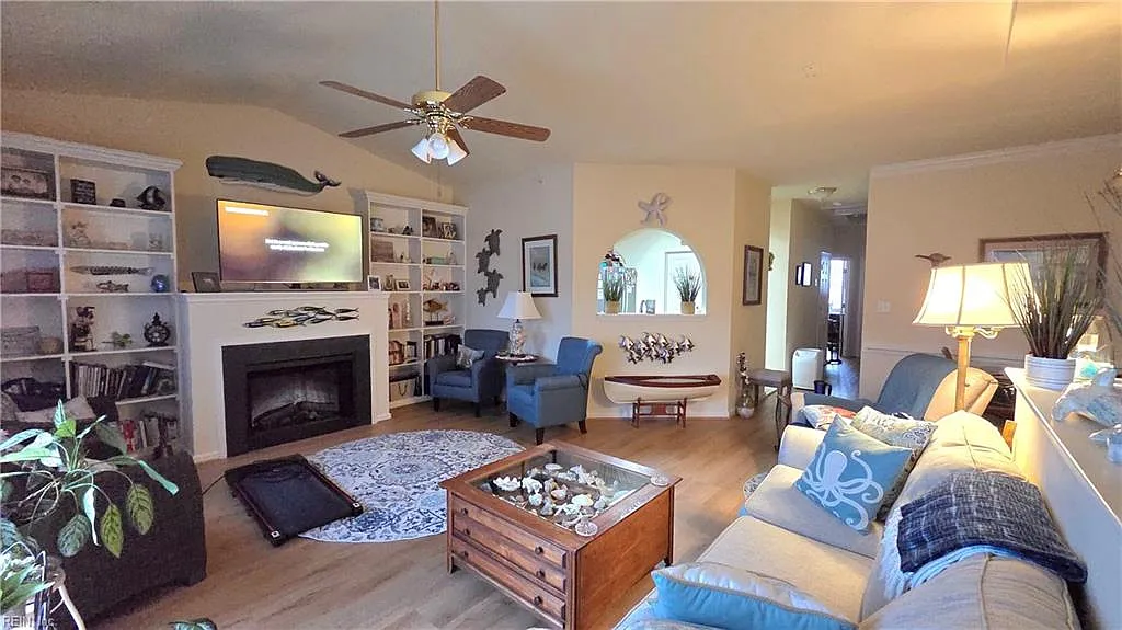 704 Rustads Cir photo 1