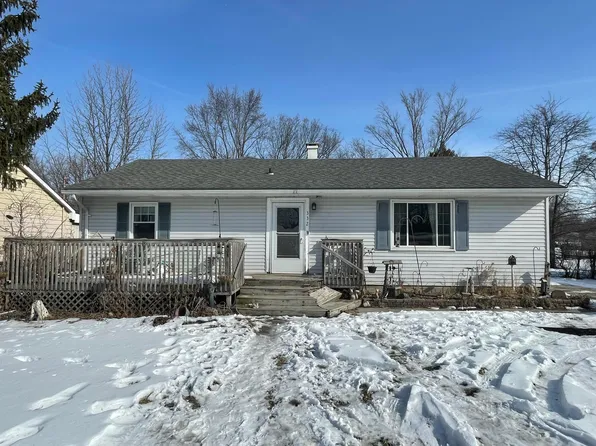 332 Maple St, Crown Point, IN 46307