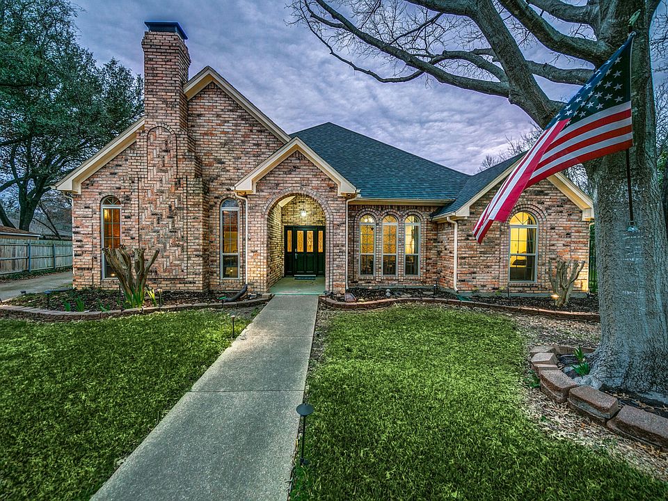 1351-meriweather-pl-desoto-tx-High-Res-2.jpg