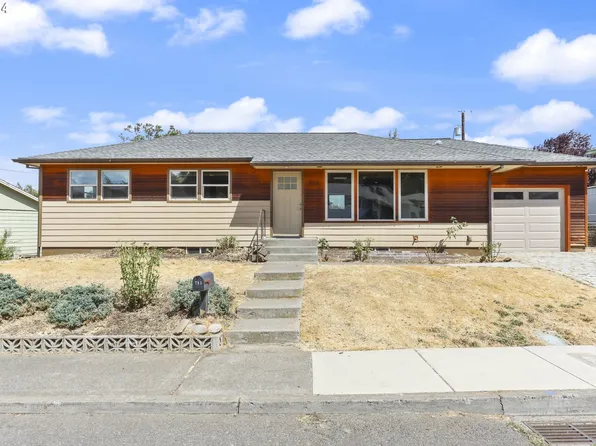 703 E 20th St, The Dalles, OR 97058