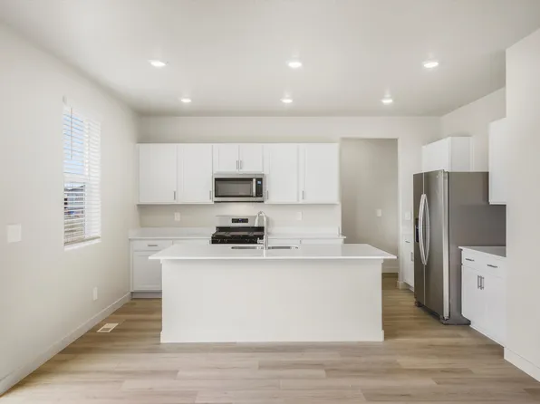 3447 N Browning St, Eagle Mountain, UT 84005