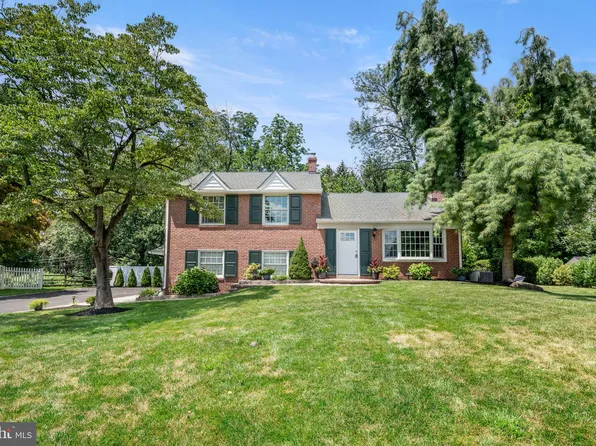 113 Westminster Dr, Wallingford, PA 19086