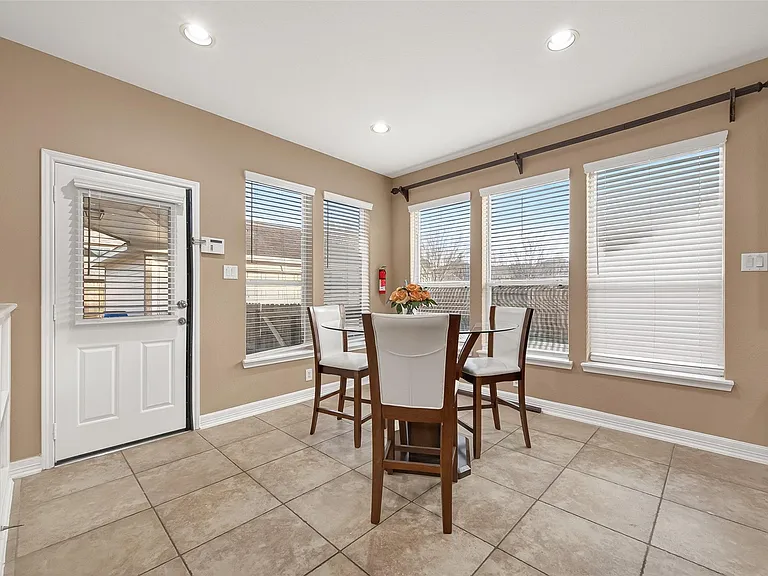 21103 Falcon Creek Ct — Photo 18