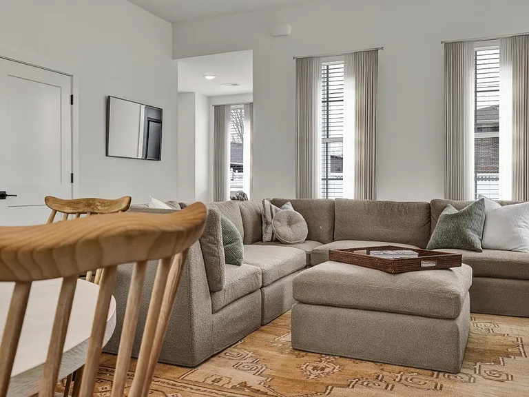 West Row Lofts & Townhomes — Photo 9