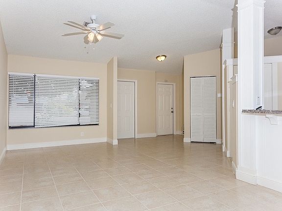 5th image of 178 Parkwood Dr