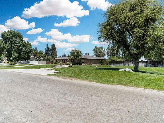 4th image of 15800 Manon Dr