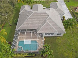 887 Forest Glen Ln, Wellington, FL 33414