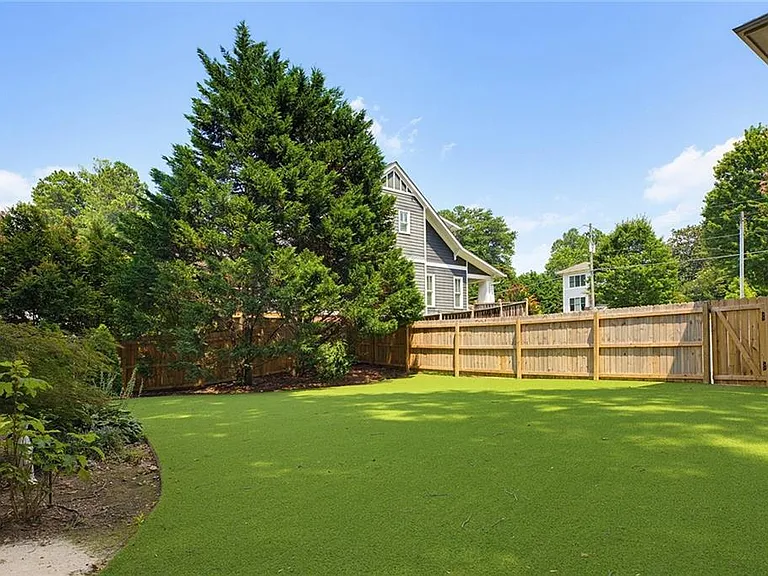 1452 Woodland Hills Dr NE — Photo 48