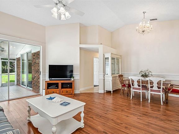 5th image of 2133 Sussex Ct