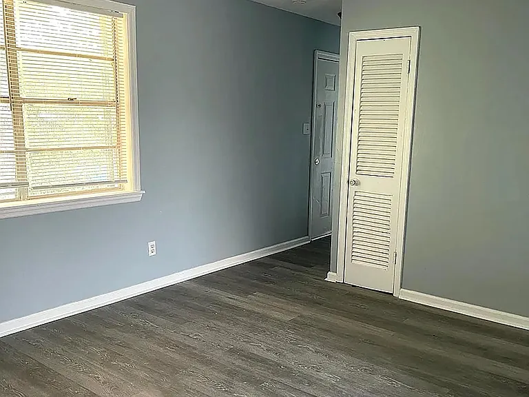 35 N Idlewild St #4 — Photo 3
