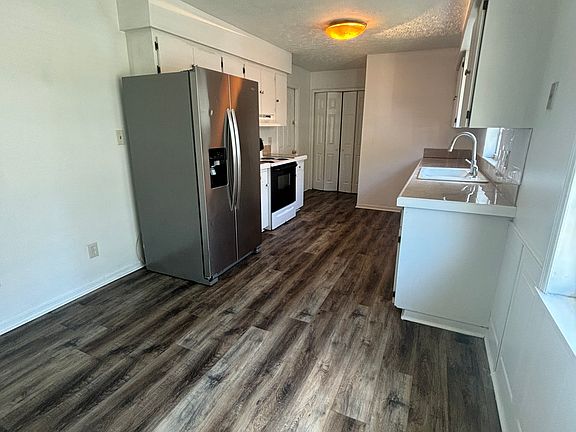 3rd image of 6326 S Harold Ave