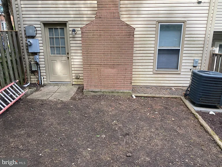 5623 Gresham Ln — Photo 34