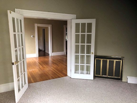 3rd image of 30-32 Whitman Ave