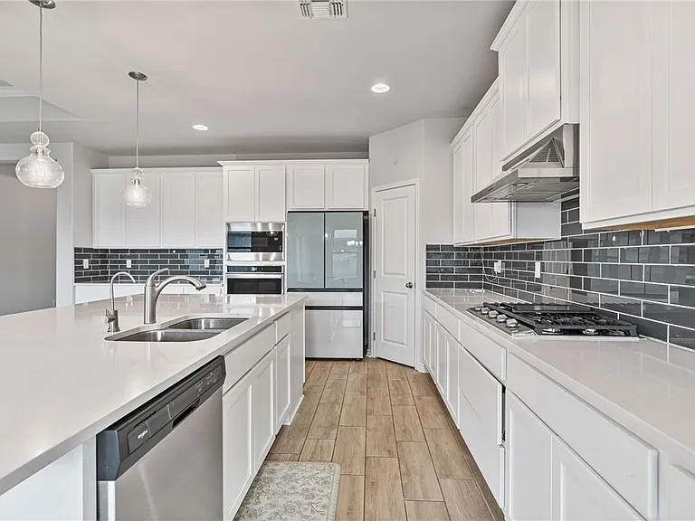 2677 Lannister Ln — Photo 6