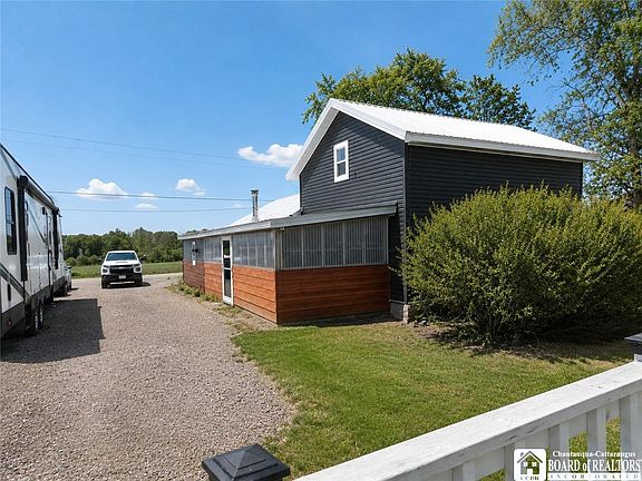 5th image of 8807 N Hill Rd