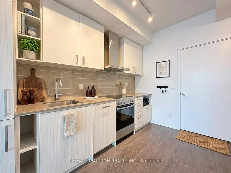 125 Redpath Ave #3212 — Photo 6
