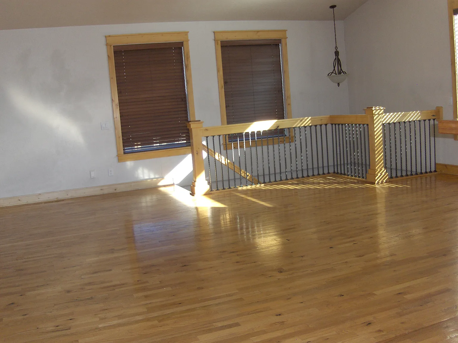 2 bed, 1500 sqft, $2,100 — Photo 3