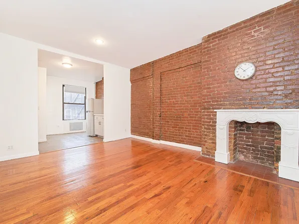 221 East 58th Street image 1 of 8