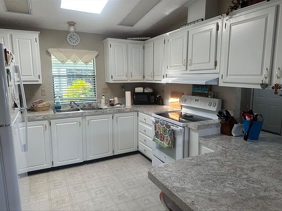 3rd image of 223 Hibisco Dr
