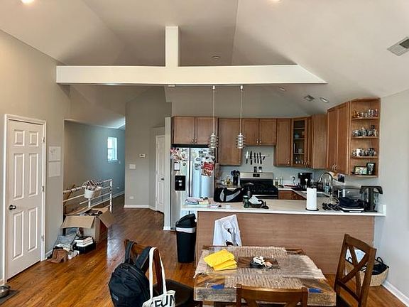 3rd image of 955 N Wolcott Ave #3