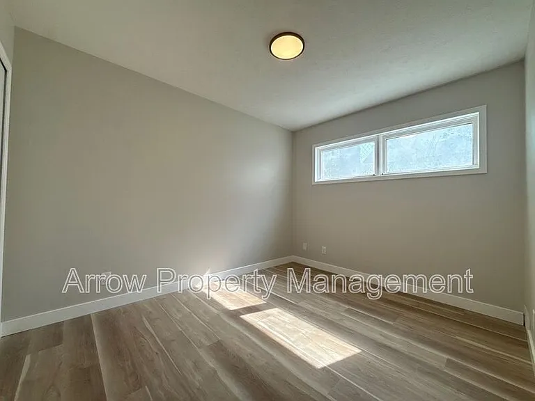 905 5th St #107 — Photo 6