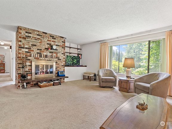 3rd image of 3700 NW Shadow Glen Boulevard