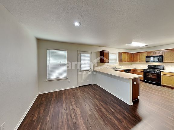 4th image of 3123 Candleside Dr