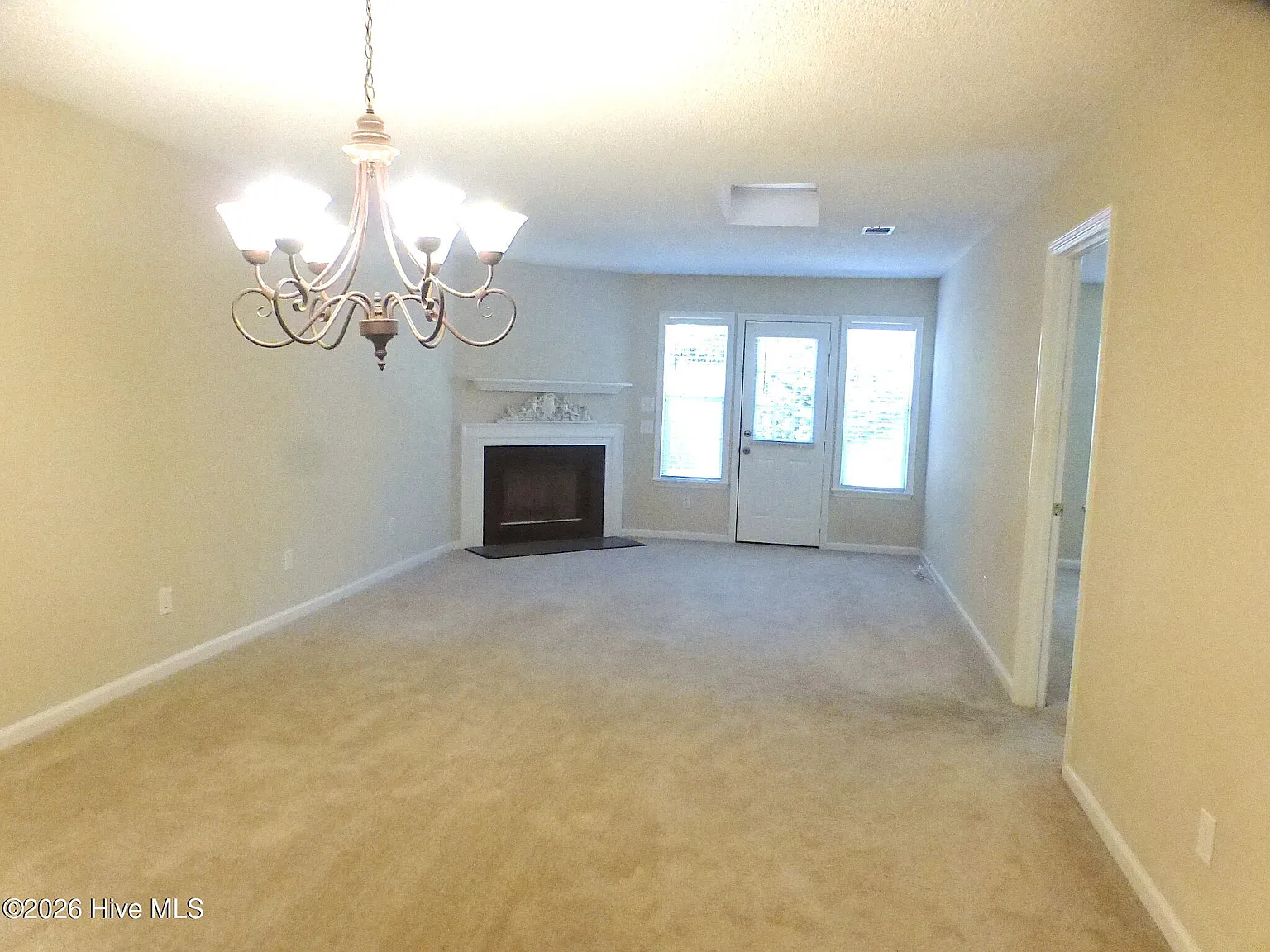 2 bed, 2.0 bath, 1100 sqft, $1,285 — Photo 3