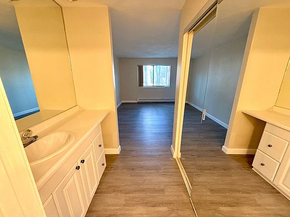 3rd image of 915 Edgell Rd APT 61