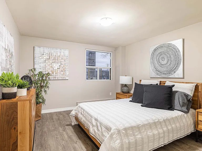 695 Talbot St #1 & 14 — Photo 13