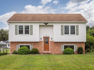 37 Auburn Dr, Grottoes, VA 24441