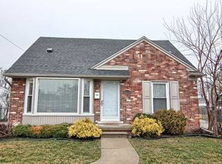 22629 Rosedale St, Saint Clair Shores, MI
