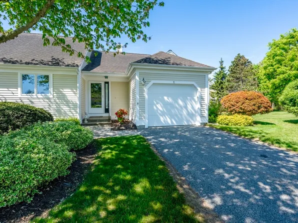7 Masters Ct #464, Mashpee, MA 02649