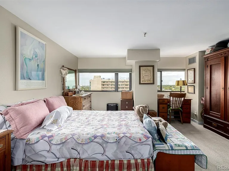 100 Park Ave W #1004 — Photo 11