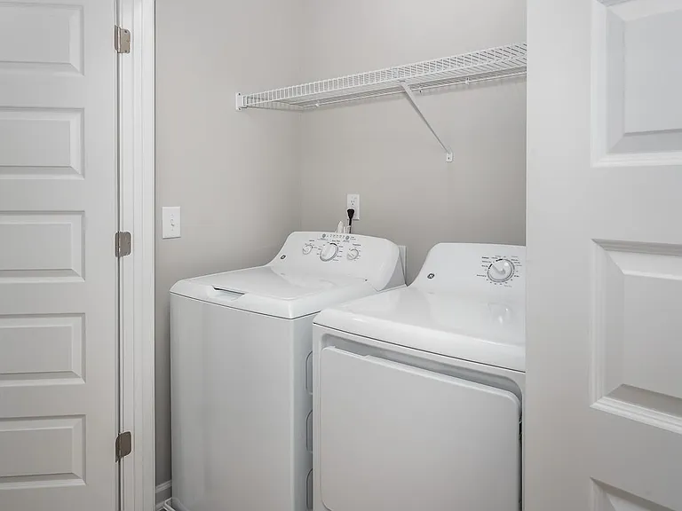 1010 Larabee Ln — Photo 20