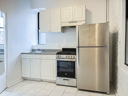 Rented by City Connections Realty | media 18