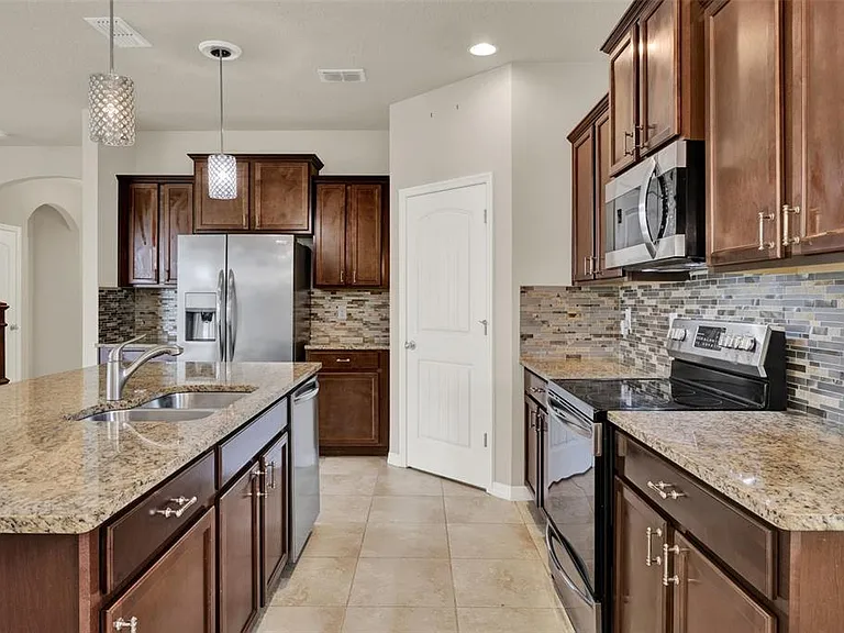 10649 Atwater Bay Dr — Photo 13
