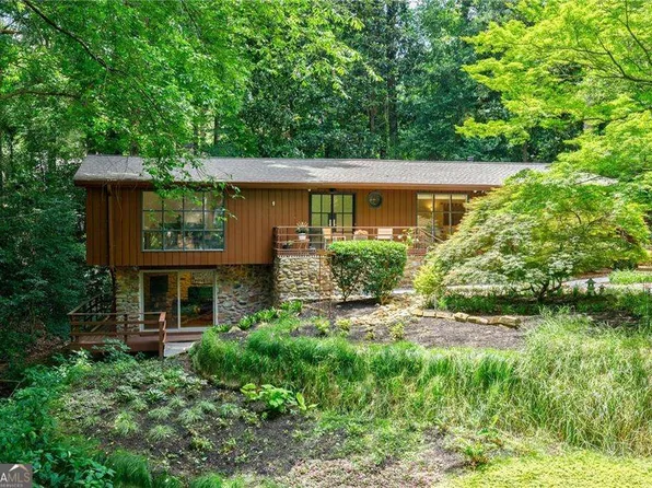 1860 Meredith Dr NW, Atlanta, GA 30318