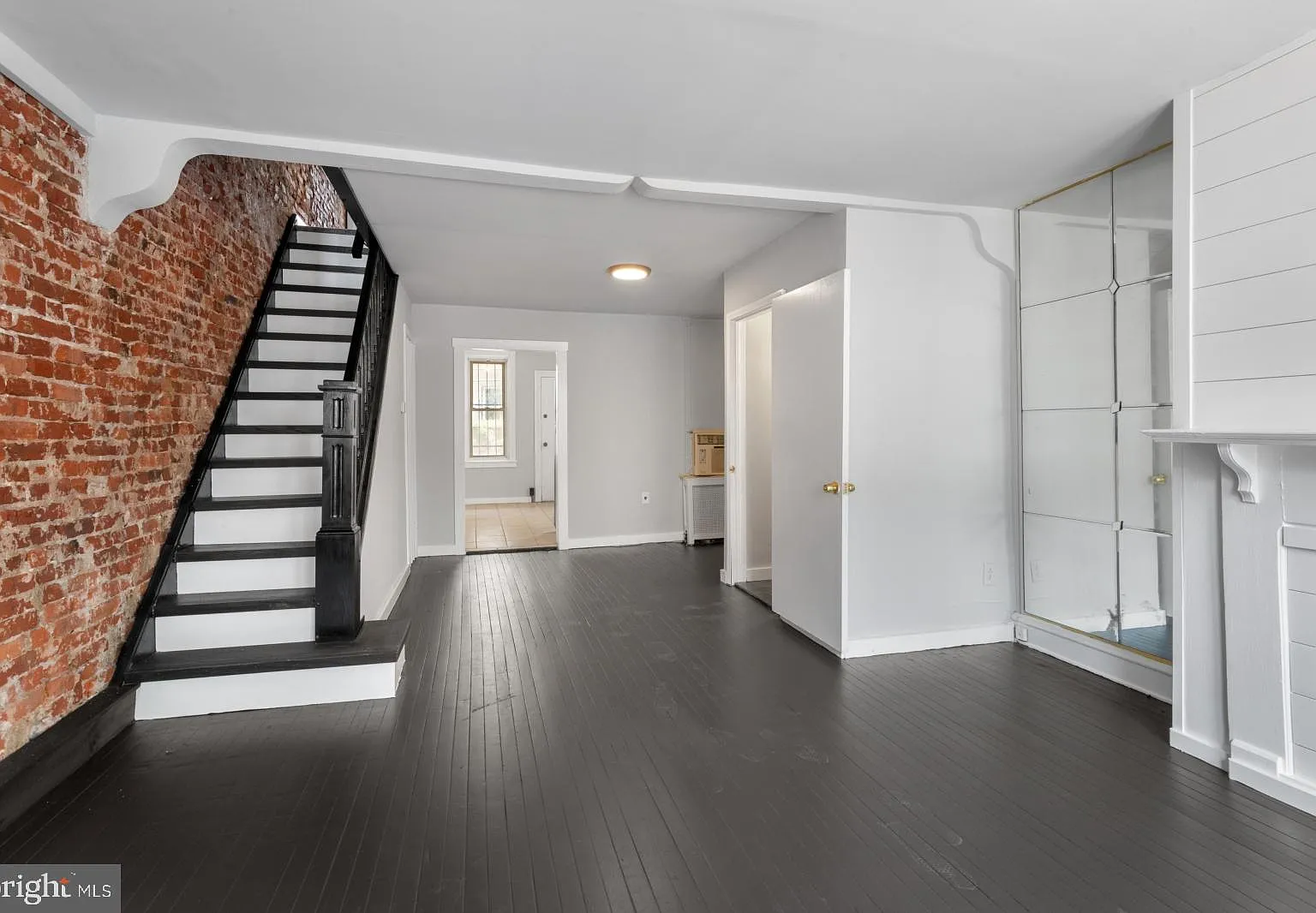 2 bed, 1.5 bath, 900 sqft, $1,395 — Photo 1