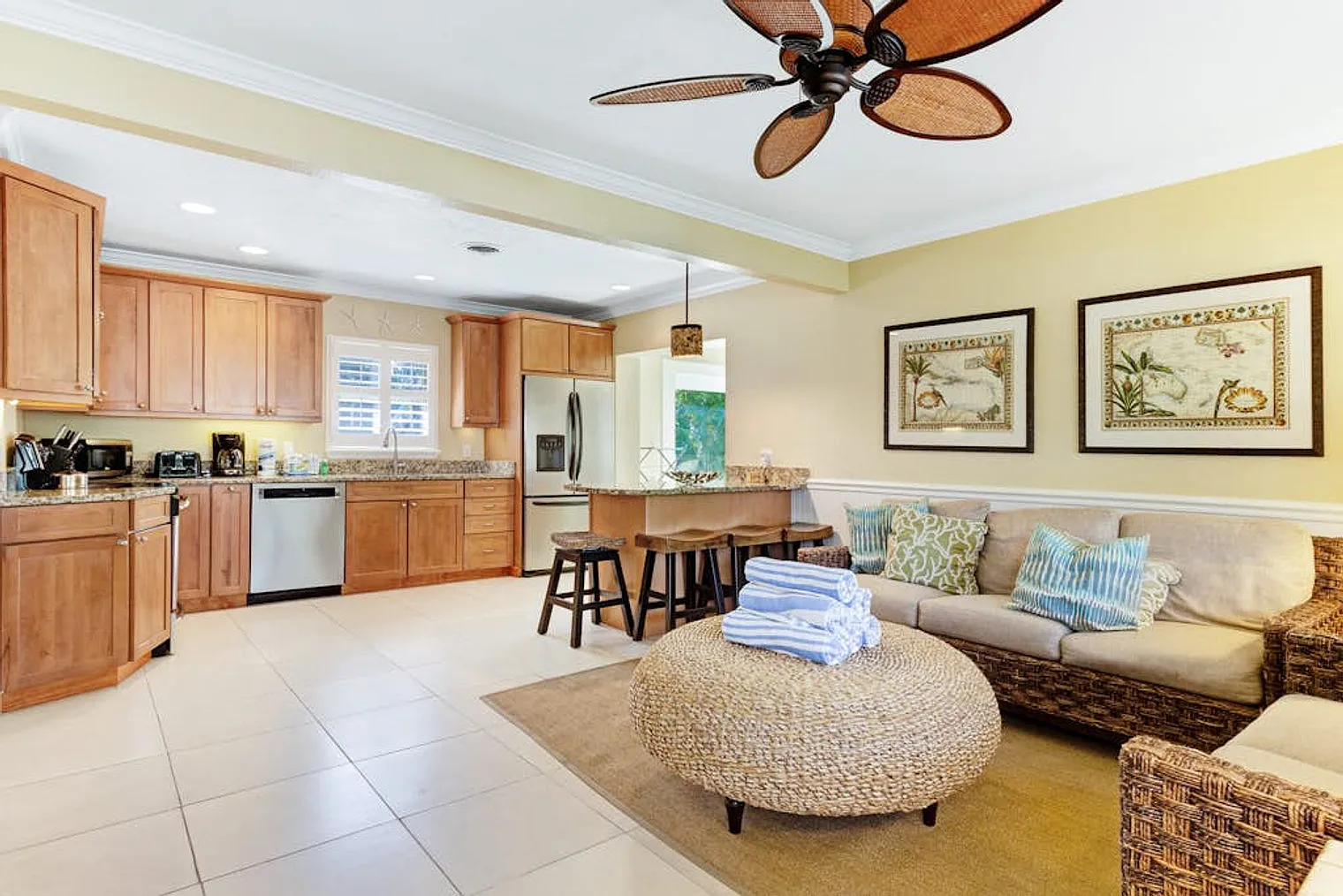 3 bed, 2.0 bath, 1270 sqft, $5,513 — Photo 2