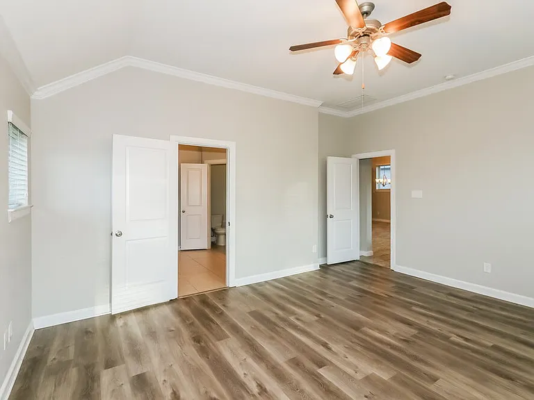 415 Rocky Briar Ct — Photo 8
