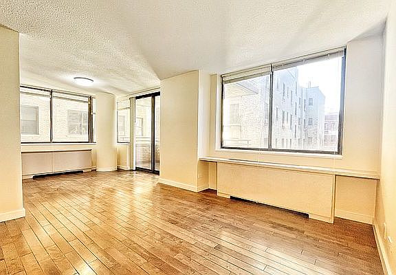 5th image of 275 W 96th St APT 7D
