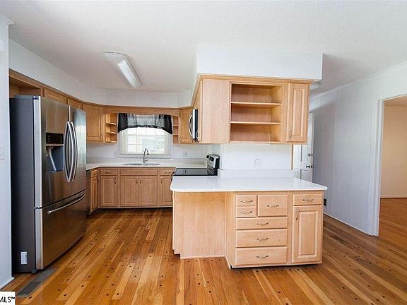 3rd image of 237 Peach Valley Dr