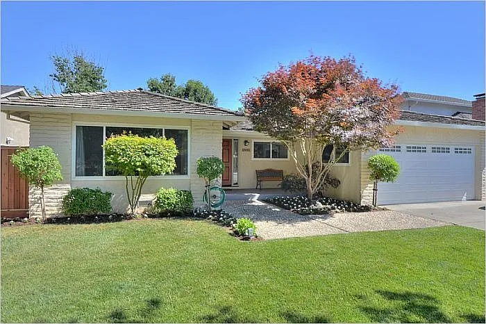 1486 Husted Ave photo 1