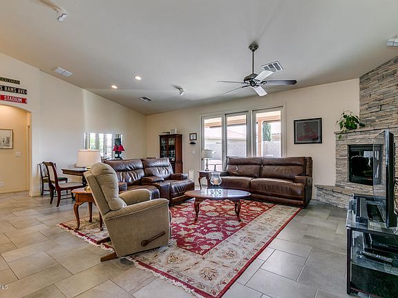 3rd image of 2841 S Alderwood Cir