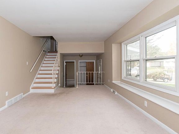 4th image of 655 Knollwood Dr