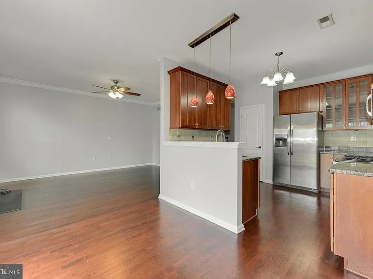 345 Huntington Dr — Photo 11