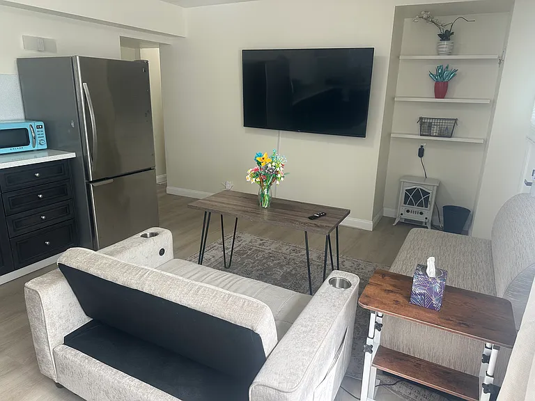 1301 Ulfinian Way #B — Photo 3